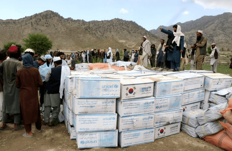 afganistani-pranon-ndihma-pas-termetit-shkaterrues