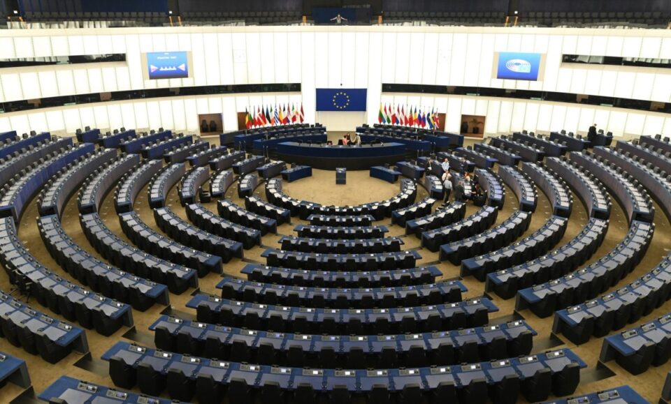me-shumice-votash,-parlamenti-evropian-voton-rezoluten-e-viola-von-cramon-per-kosoven
