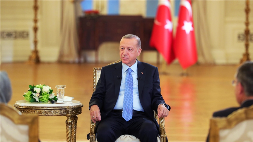 erdogan:-turqia-pret-qe-rusia-dhe-ukraina-te-zbatojne-marreveshjen-e-eksportit-te-grurit-–-video