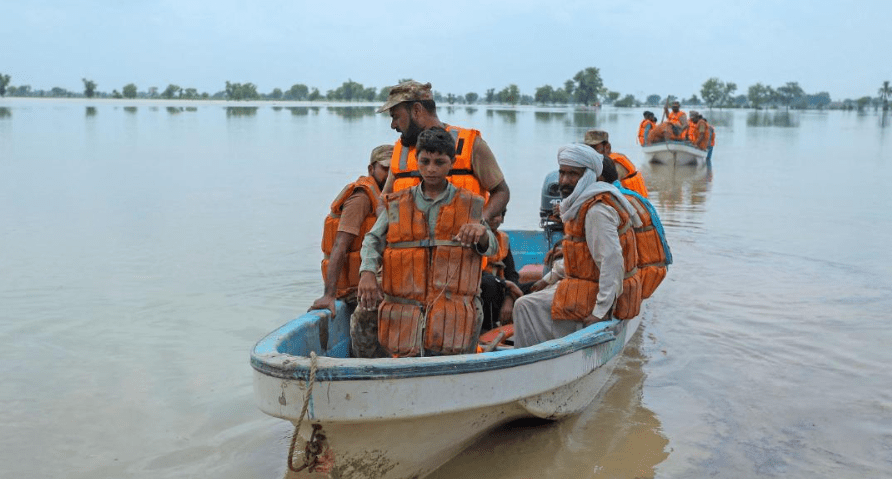 550-te-vdekur-nga-permbytjet-ne-pakistan,-vendi-perballet-me-mungesa-ushqimore