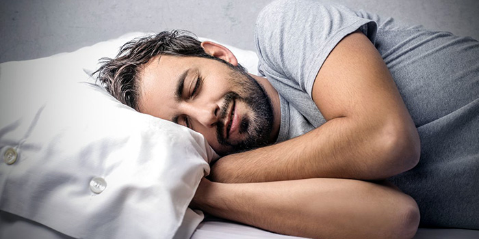 sa-%-rrezikon-gjumi-i-shkurter-shendetin?