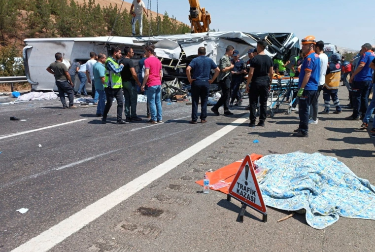 nisin-hetimet-mbi-dy-aksidentet-rrugore-qe-shkaktuan-35-viktima-ne-turqi