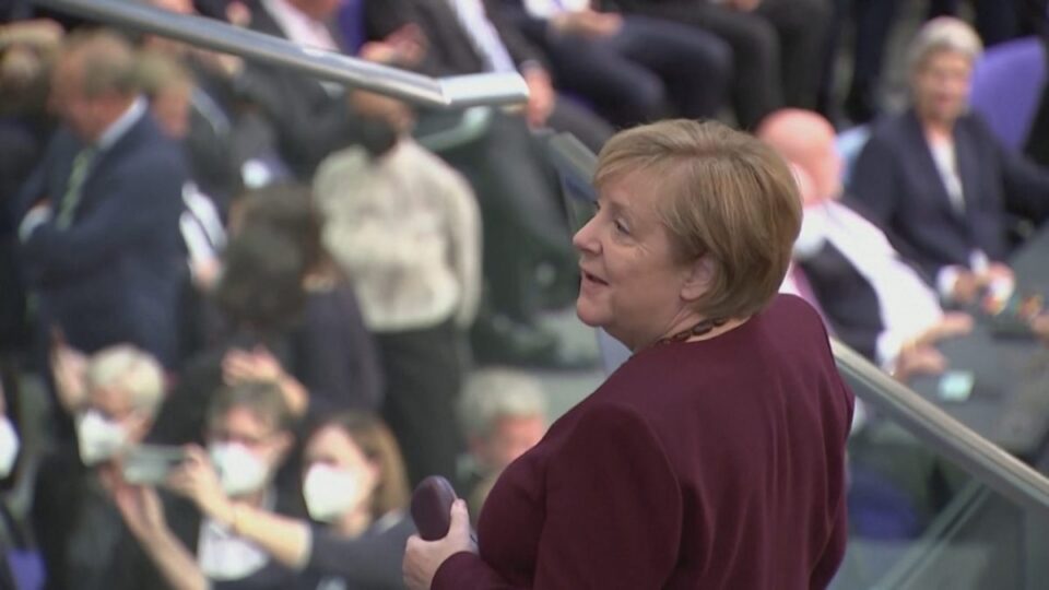 mikpriti-refugjatet,-unesco-nderon-merkel-me-cmimin-e-paqes