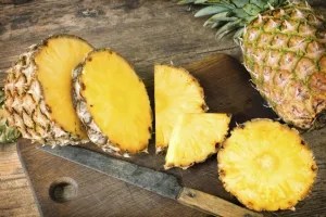 koha-ta-shikoni-ndryshe-ananasin,-mrekullite-e-frutit-tropikal-per-shendetin