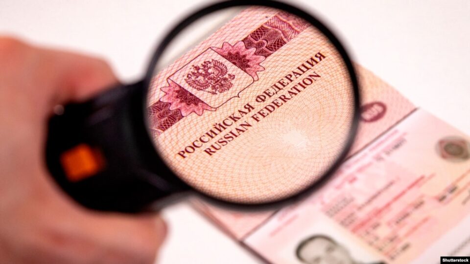 rusia-pezullon-leshimin-e-pasaportave-biometrike