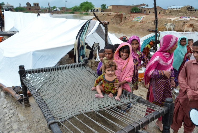 permbytjet-ne-pakistan,-numri-i-viktimave-shkon-ne-1.033