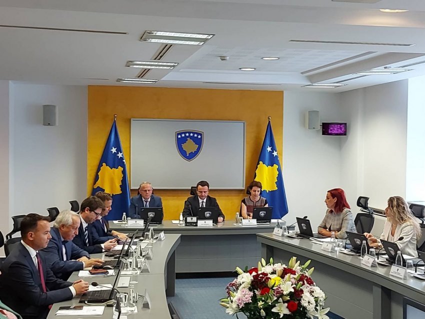 qeveria-miraton-projektligjin-per-themelimin-e-nje-instituti-per-krimet-e-kryera-gjate-luftes-ne-kosove