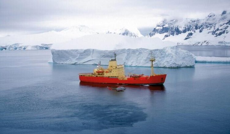 antarktide,-shkrirja-e-akullit-eshte-afer-pikes-kritike