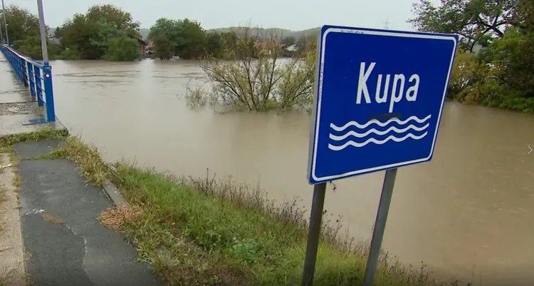 erera-me-fuqi-uragani-paralajmerohen-ne-kroacine-qendrore
