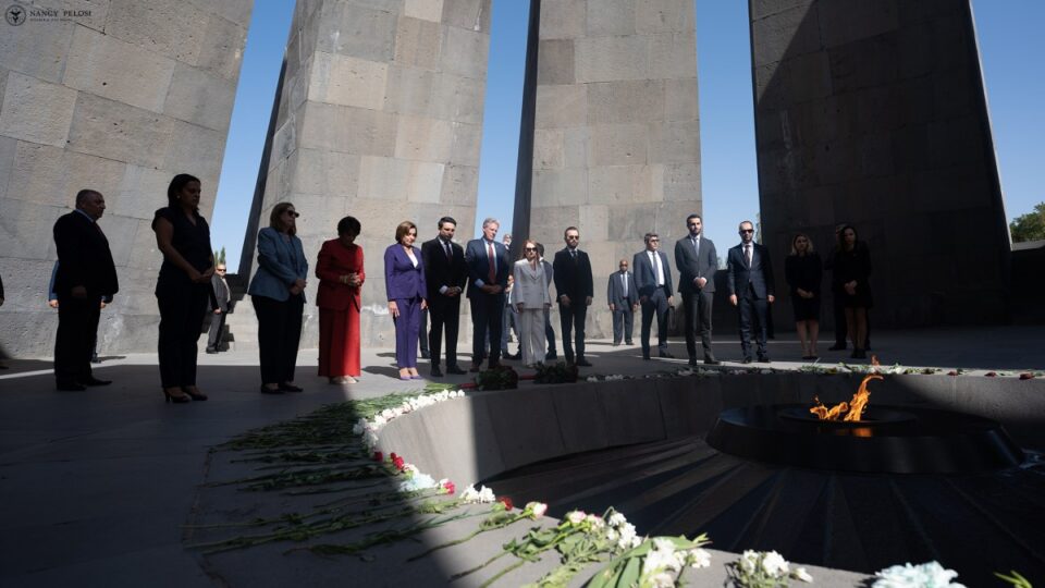 azerbajxhani:-akuzat-‘e-pabaza’-te-pelosit-gjate-vizites-ne-armeni,-te-papranueshme