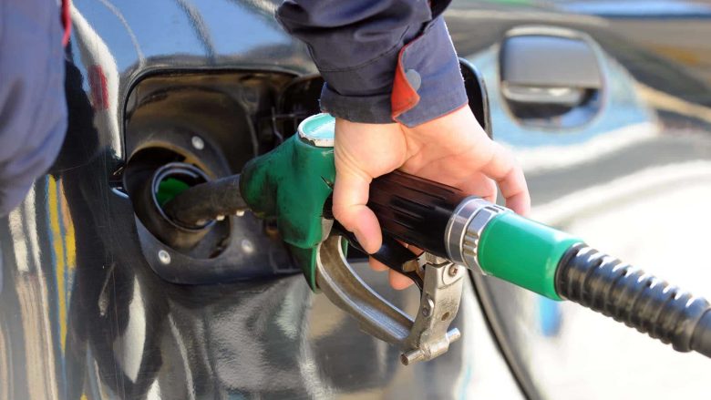 lirohet-benzina-per-1-cent,-mbetet-i-pandryshuar-cmimi-i-naftes-dhe-gazit
