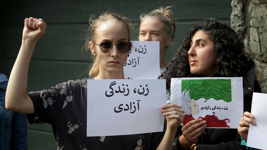 kroaci,-mbahet-proteste-per-“solidaritet-me-grate-iraniane”