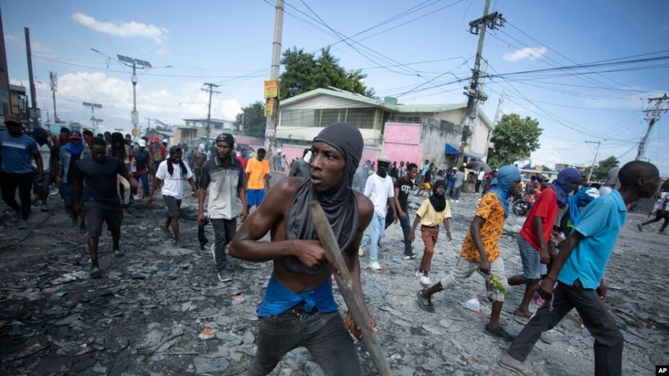haiti-kerkon-ndihme-te-jashtme-ushtarake-per-te-menaxhuar-krizen-me-banda