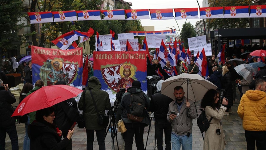 kosove,-qytetaret-serbe-protestojne-ne-qender-te-mitrovices-se-veriut
