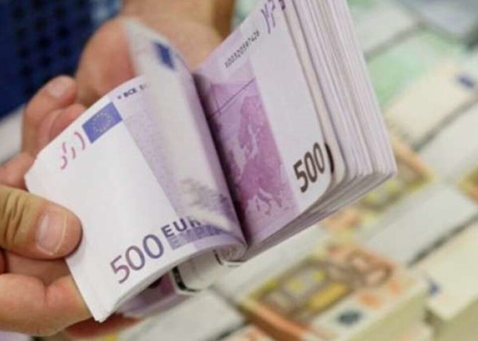 mbi-900-milione-euro-u-derguan-nga-diaspora-ne-kosove-brenda-9-muajve