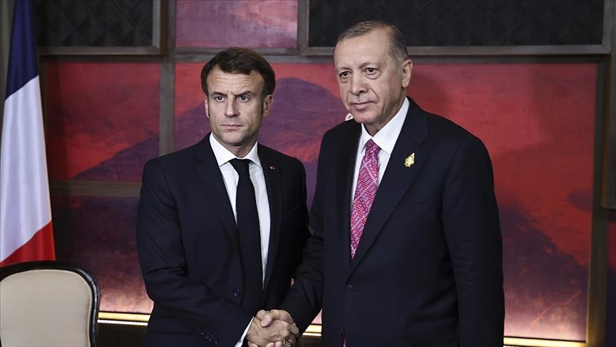 macron:-presidenti-erdogan-luan-rol-shume-aktiv-ne-bisedimet-e-paqes-me-rusine
