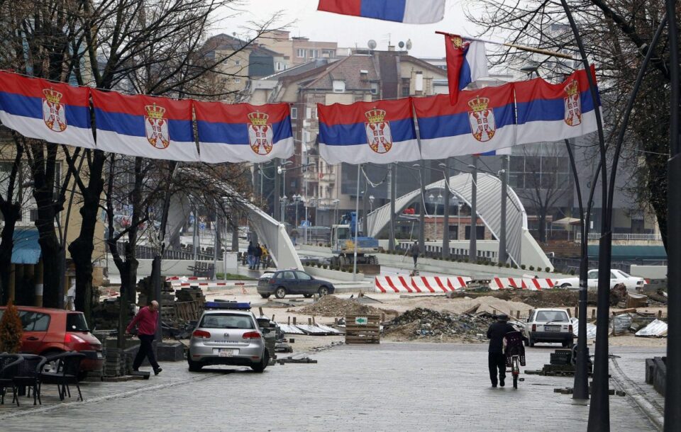 si-po-zevendesohen-serbet-e-dorehequr-nga-institucionet-e-kosoves?