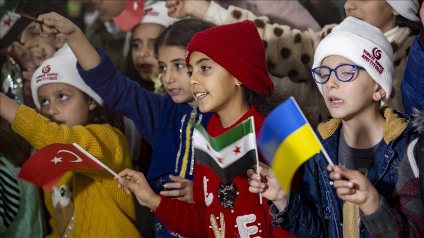 femijet-emigrante-nga-ukraina-dhe-siria-takohen-ne-antalya
