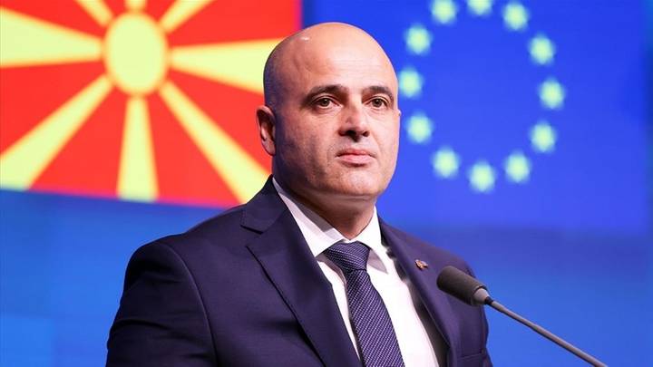 kryeministri-i-maqedonise-se-veriut:-alarmet-per-bomba-vijne-nga-jashte