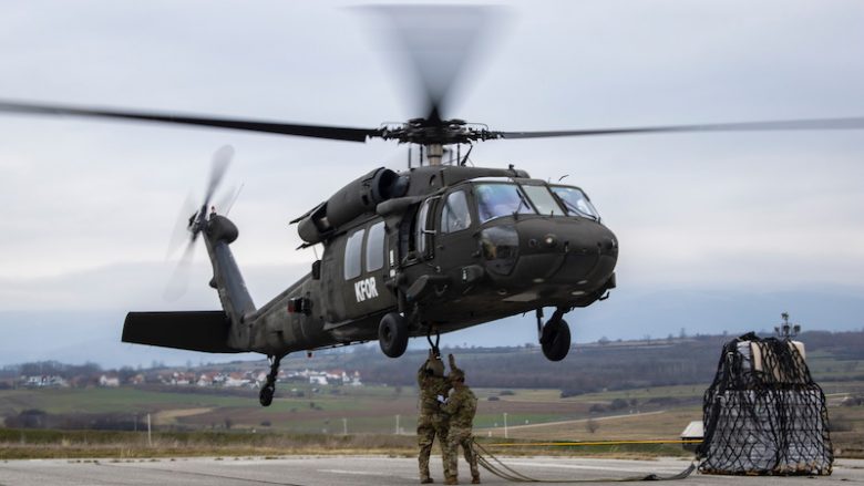 situata-ne-kosove,-kfor-i-do-te-nis-stervitjet-me-automjete-te-renda-e-helikoptere
