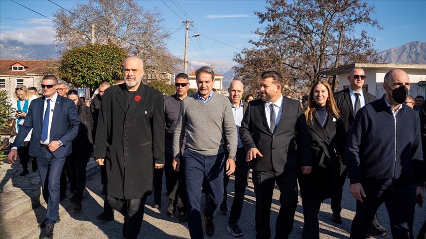 kryeministri-i-greqise-takohet-me-pjesetaret-e-minoritetit-grek-ne-shqiperi