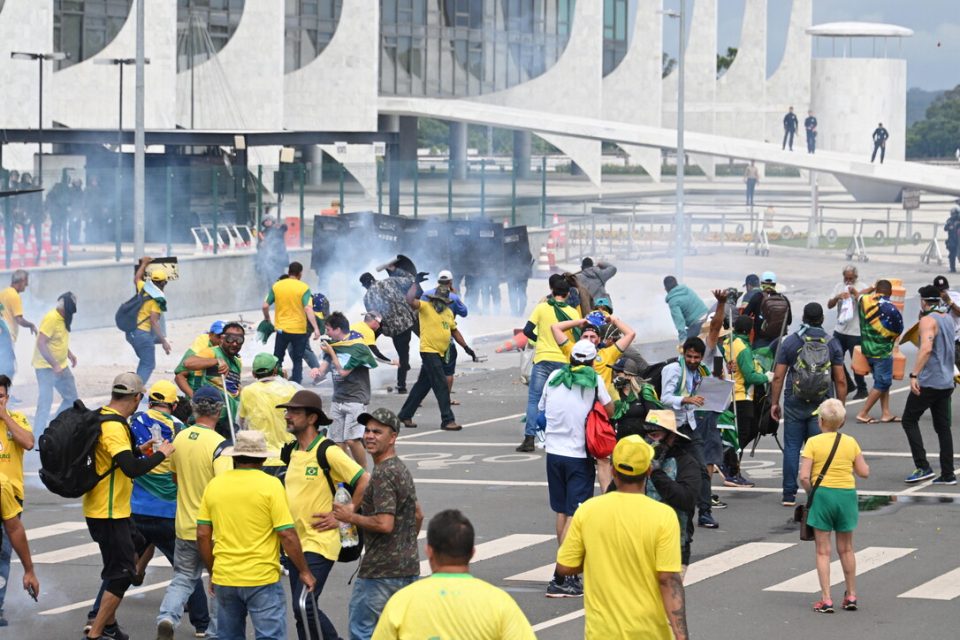 brazil-–-mbi-400-te-arrestuar-pas-trazirave,-shkarkohet-guvernatori-i-kryeqytetit