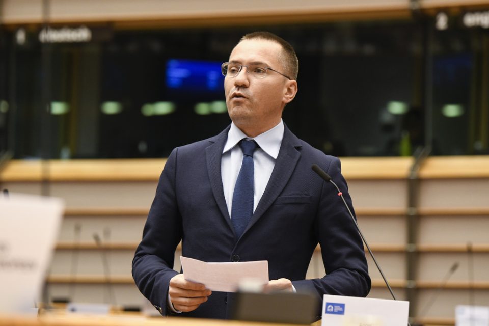 eurodeputeti-bullgar:-kosova-eshte-shtet,-vuciqi-shovinist-si-putini