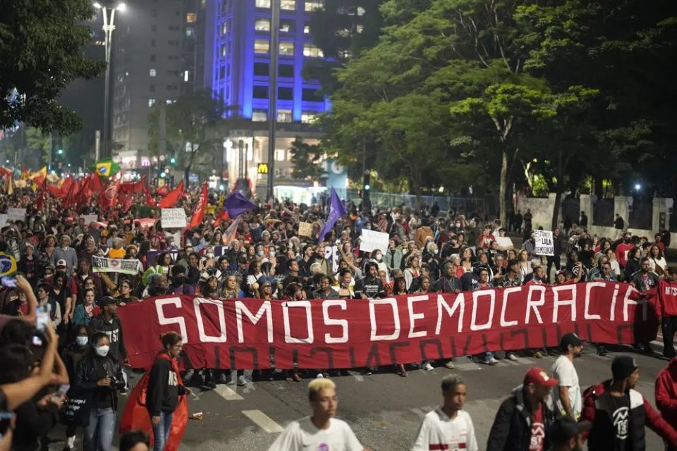 brazilianet-denojne-“aktet-terroriste”,-zotohen-te-mbrojne-demokracine