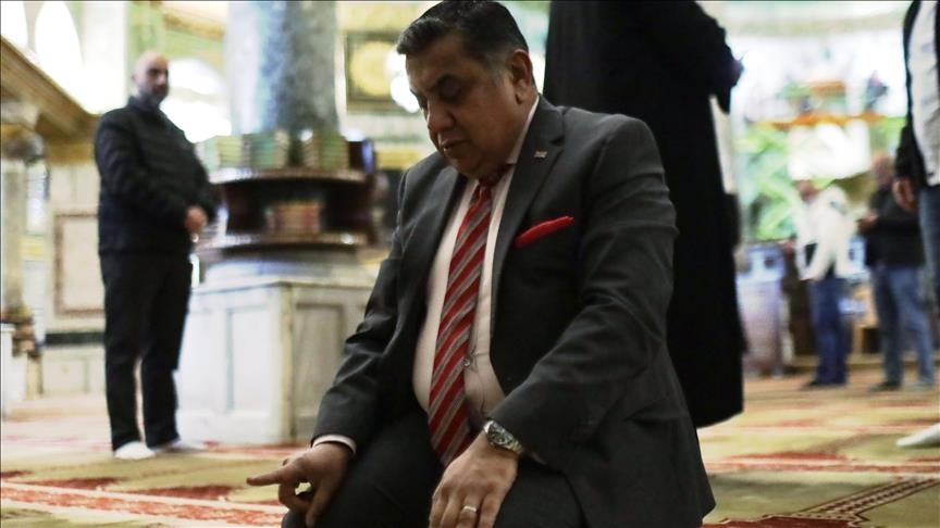 ministri-britanik-musliman-fal-namazin-ne-xhamine-al-aksa-te-kudsit