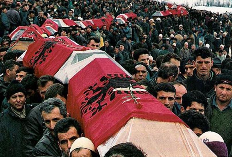 kosove,-24-vjet-nga-masakra-e-recakut-qe-tronditi-boten-dhe-nxiti-reagimin-nderkombetar