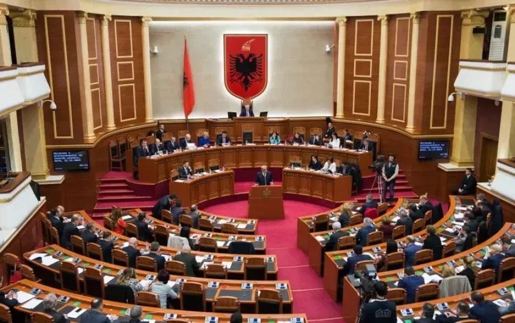 opozita-ne-shqiperi-e-akuzon-ramen-per-mosperkrahje-te-kosoves