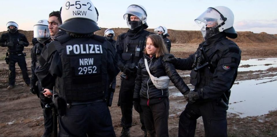 greta-thunberg-arrestohet-gjate-nje-proteste-ne-gjermani