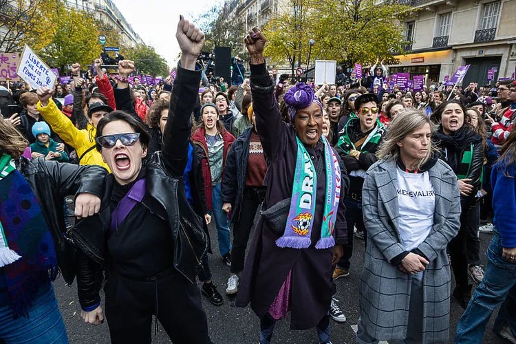 protesta-masive-ne-france,-paralajmerohet-mbyllja-e-shkollave-dhe-bllokimi-i-trafikut