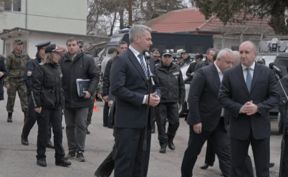 presidenti-bullgar-me-kancelarin-austriak-vizitojne-kufirin-e-bullgarise-me-turqine