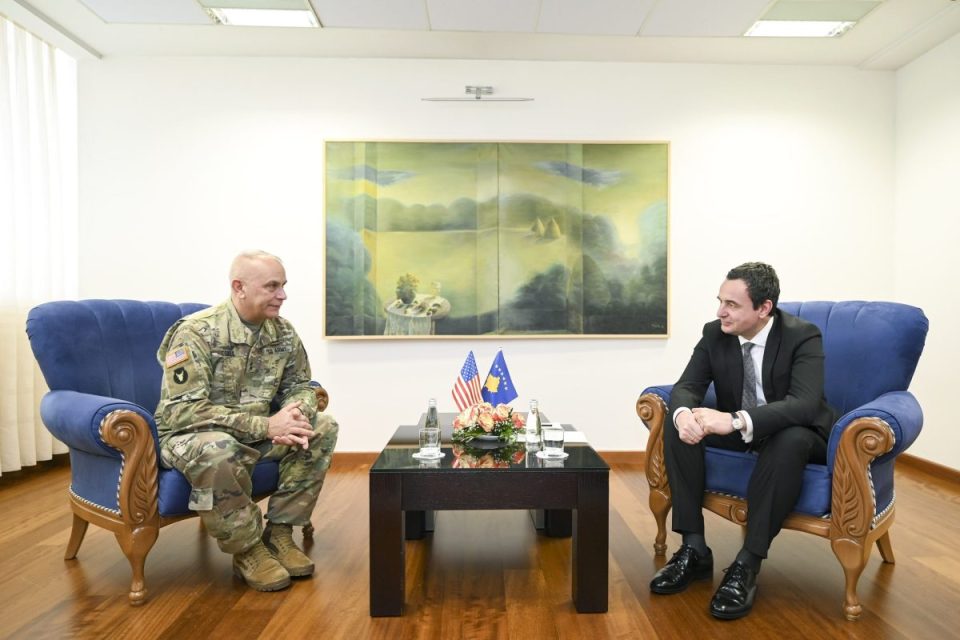 kurti-takohet-me-komandantin-corell,-flasin-per-mbeshtetjen-e-shba-se-ndaj-fsk-se