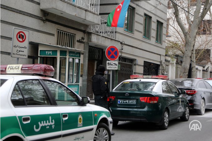 sulm-i-armatosur-ndaj-ambasades-se-azerbajxhanit-ne-teheran,-nje-i-vdekur