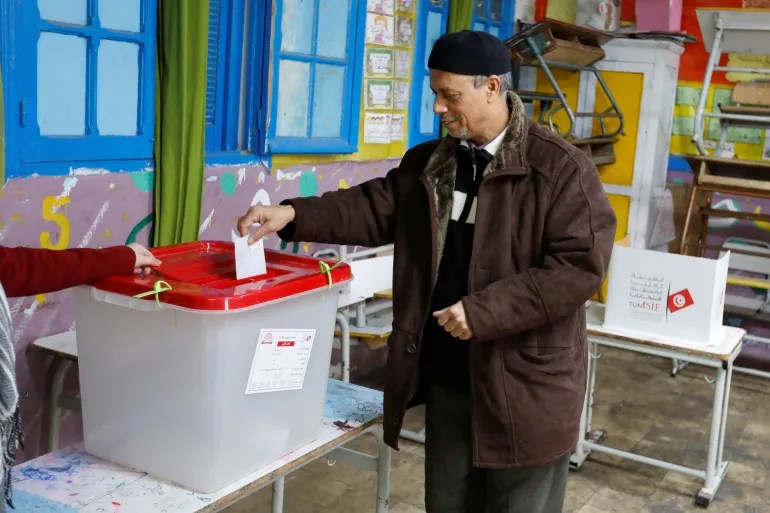 tunizianet-zgjedhin-parlamentin-“e-brishte”-me-11%-pjesemarrje