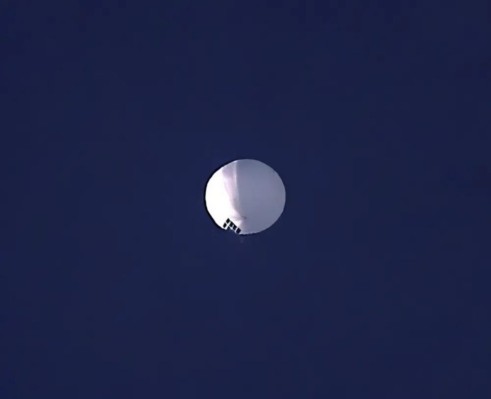 pentagoni:-nje-“balone-pergjimi”-kineze-po-fluturon-mbi-shba-–-video