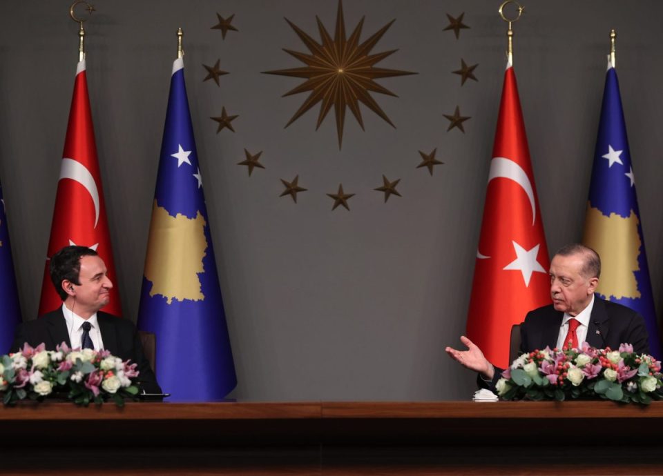 erdogan:-turqia-e-gatshme-te-kontribuoje-ne-procesin-e-dialogut-kosove-serbi