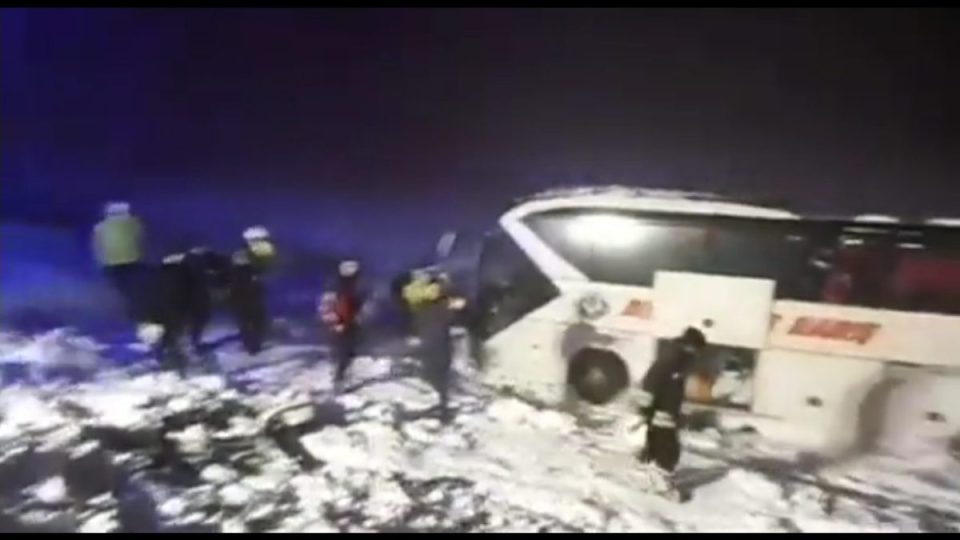 aksidentohet-autobusi,-8-te-vdekur-dhe-35-te-plagosur-ne-turqi
