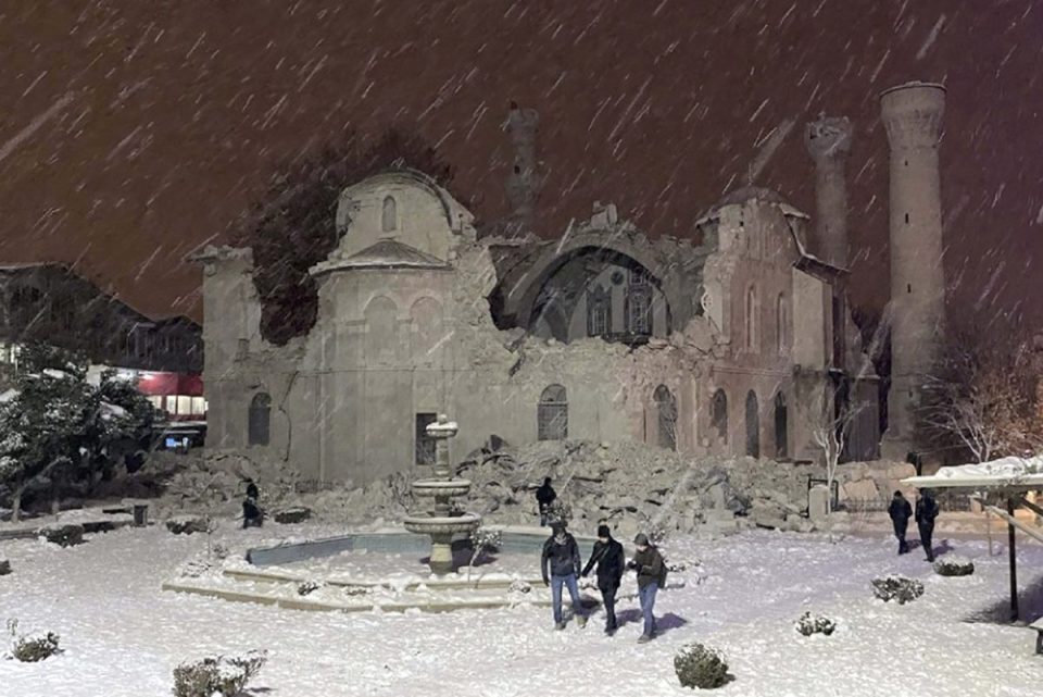termeti:-disa-nga-monumente-historike-turke-e-siriane-te-shkaterruara