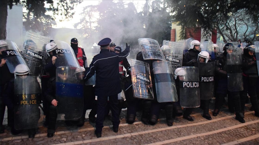 shqiperi,-mbahet-serish-proteste-antiqeveritare