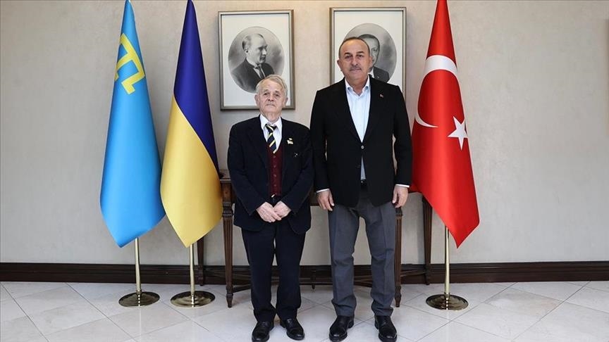 ministri-i-jashtem-i-turqise-u-takua-me-udheheqesin-e-turqve-te-krimese,-mustafa-kirimoglu