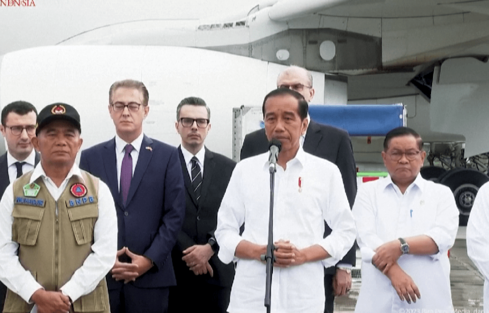 indonezia-dergon-avionet-me-ndihma-humanitare-per-termetin-turqi-e-siri