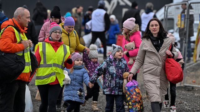 ne-kufirin-poloni-ukraine-pergatitje-per-nje-vale-te-re-refugjatesh