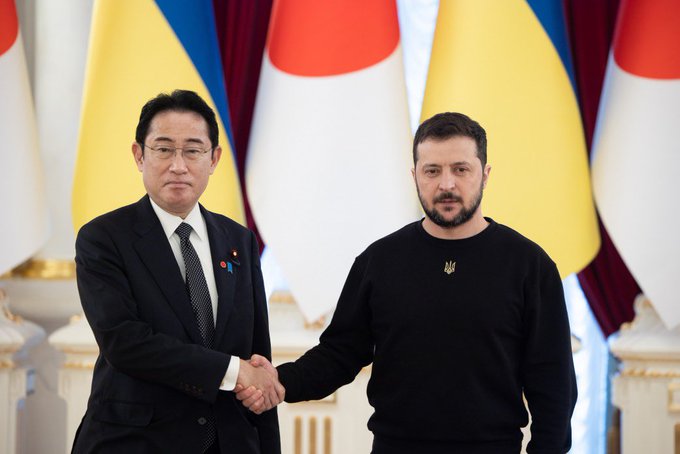 kryeministri-i-japonise-viziton-ukrainen,-ofron-mbeshtetje-–-video