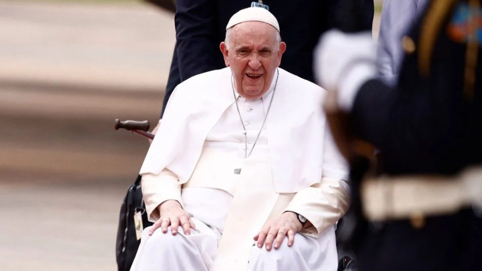 papa-francesku-perditeson-rregullat-e-kishes-katolike-per-trajtimin-e-abuzimit-seksual,-perfshire-lideret-laike