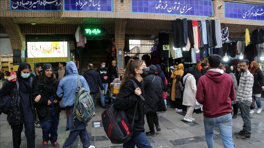 iran,-studentet-qe-nuk-respektojne-rregullin-e-shamise-nuk-do-te-mund-te-shkollohen