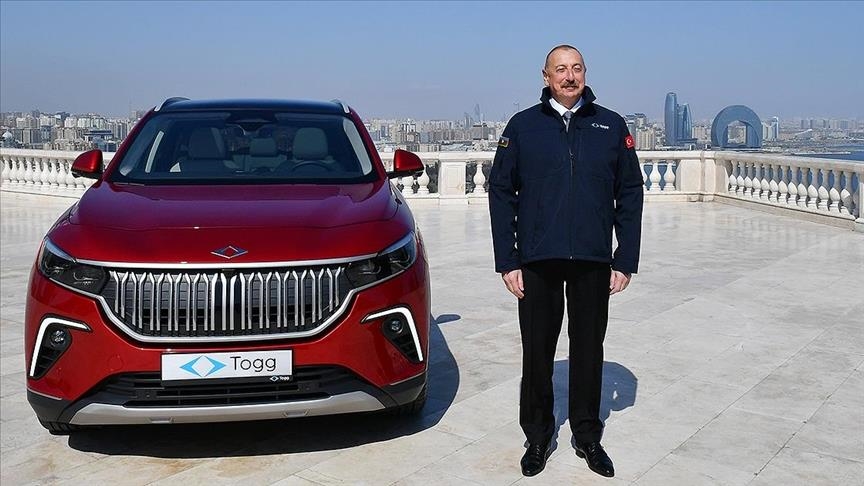 presidentit-te-azerbajxhanit-i-dorezohet-automjeti-turk-togg