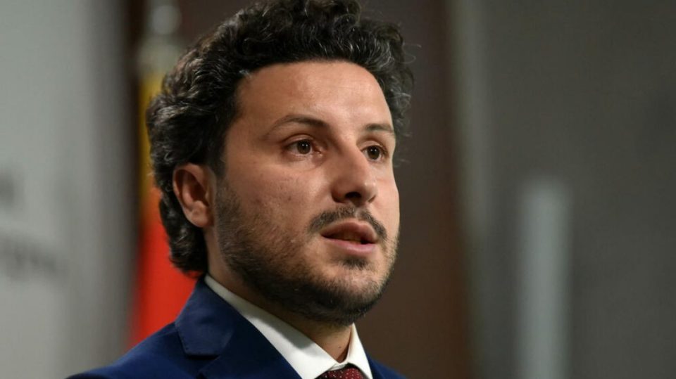 abazoviq-i-pergjigjet-shqetesimit-te-kurtit:-nuk-do-te-ndryshoje-raporti-i-malit-te-zi-me-kosoven